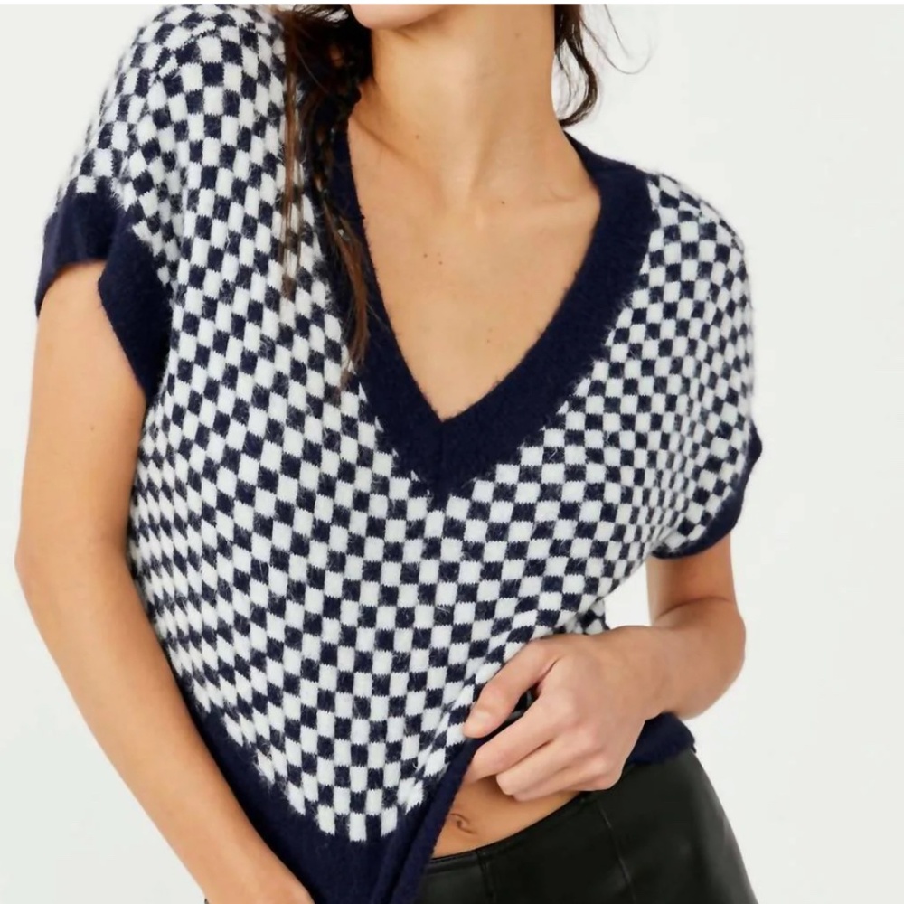 New without tags - Free People Extra Large Navy & White V- neck sweater